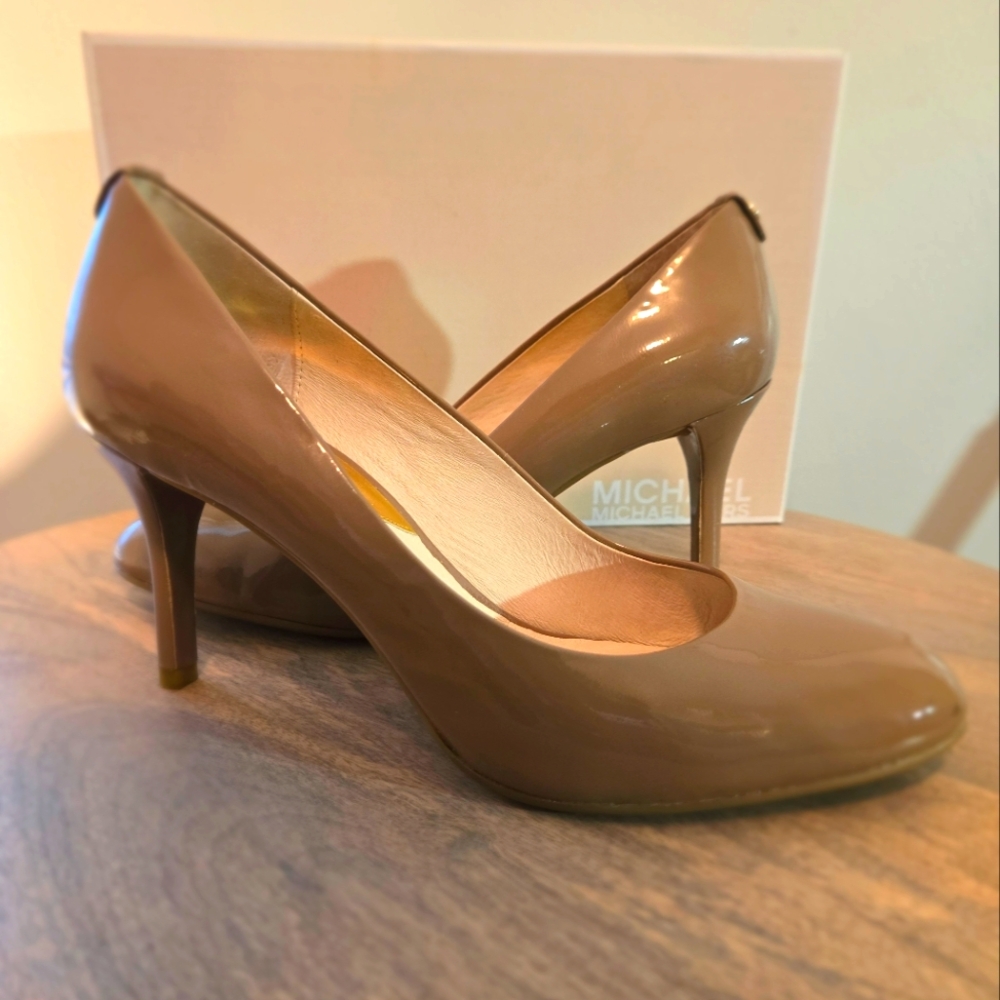 Michael Kors Flex-Pump,  Color Dark Dune, 9M